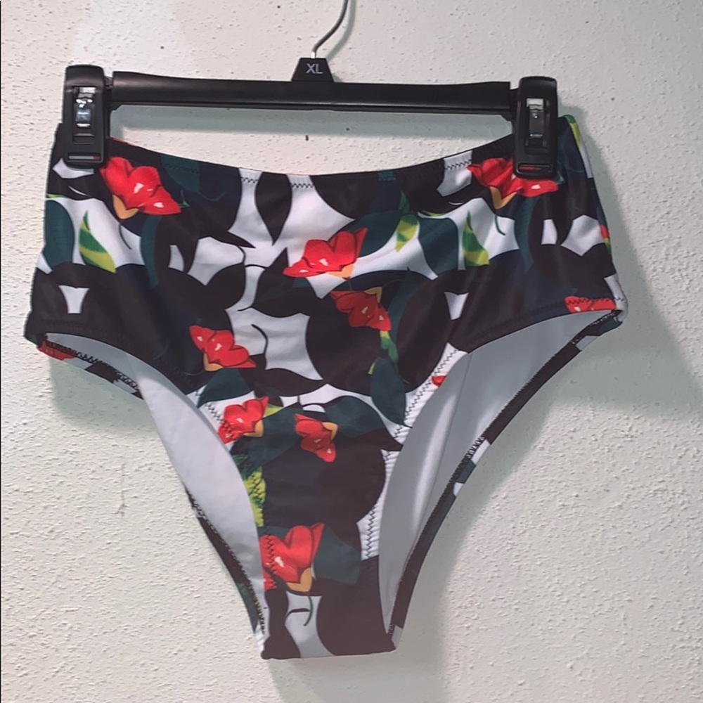 NWT Sz M Cupshe Black&White Floral High Waist Swim